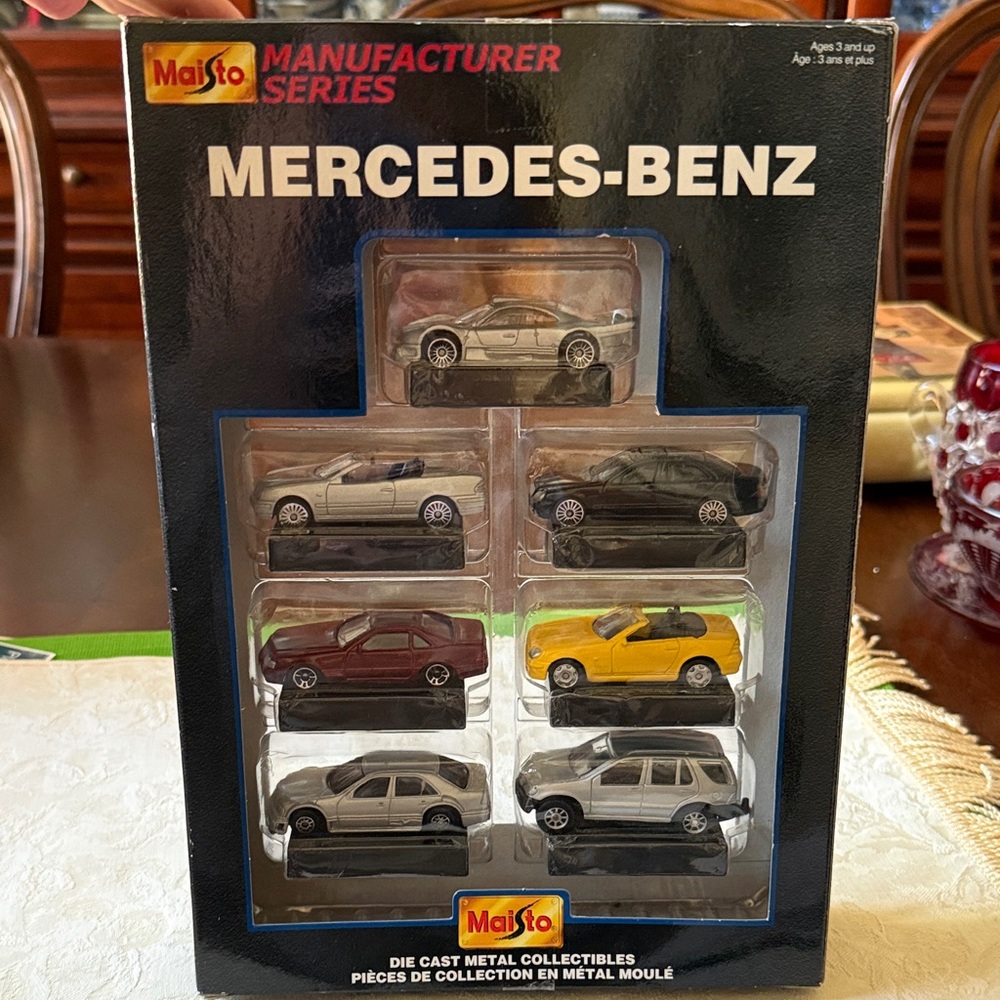 Maisto manufacturer Mercedes-Benz Die-Cast Toy 7 pcs Car Set 1:64 multi pack